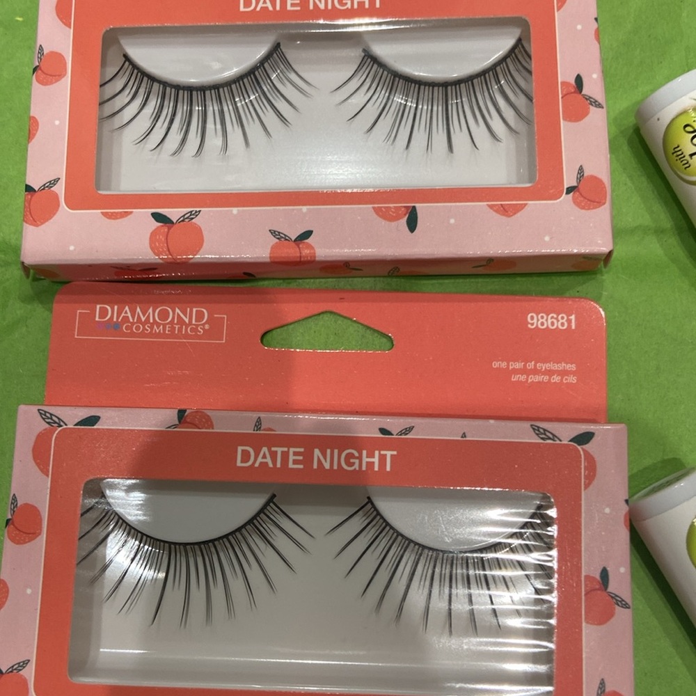 Bundle of Ardell and other brand, lashes and adhesive brand new inboxes - Picture 3 of 8